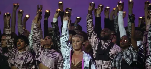 Brit Awards: Pink livre une prestation époustouflante... de 11...