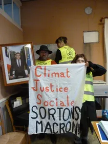 Emmanuel Macron, "sorti" d'une mairie ardennaise