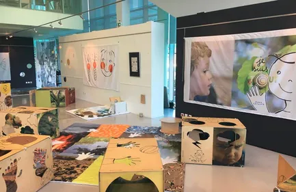 Immersion dans un livre pour les tout-petits