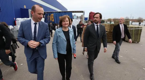 Nathalie Loiseau soutient les routiers.