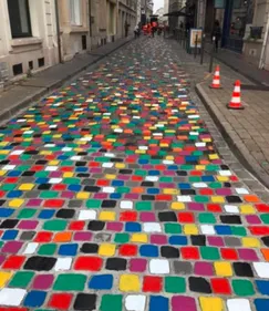 Une rue de Reims prend des couleurs