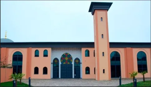 Un homme avec une arme factice interpellé près de la grande mosquée...