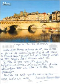 Il envoie une carte de remerciements aux policiers qui l'ont secouru