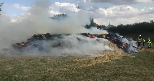 6 tonnes de pailles parties en fumée.