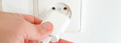 Un chargeur de portable provoque un incendie.