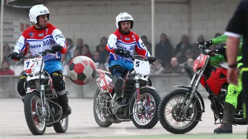 La finale de Coupe de France se joue à Moto