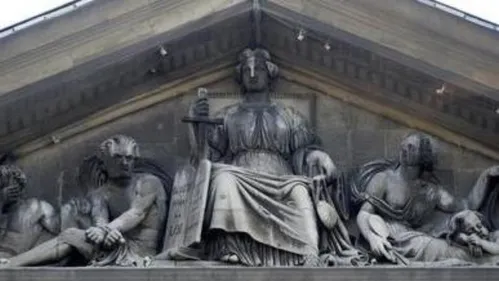 Un triple homicide en jugement