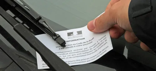 Une voiture avec caméra contrôle le stationnement à Reims