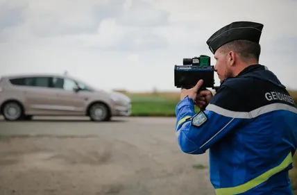 Flashé, l'automobiliste tente de prendre la fuite