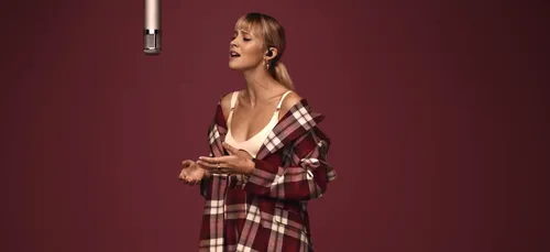 Angèle dévoile un nouveau tube inédit "Perdus"