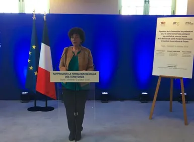 Frédérique Vidal encourage les étudiants en médecine à venir à Troyes.