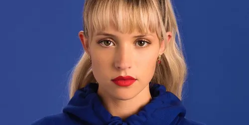 Angèle dévoile ses nouveaux tubes en vidéo (ou presque...)