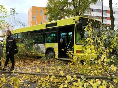 Un bus en difficulté à Reims