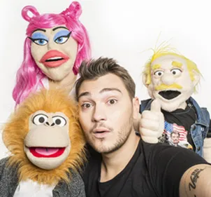 Jeff Panacloc à Troyes avec 3 marionnettes.