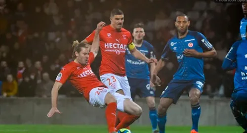 Le Stade de Reims chute à Nîmes