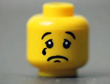 Les petits bonhommes Lego sont orphelins