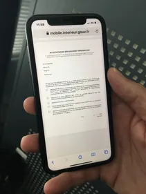 Attestation de déplacement sur smartphone, valable ou pas ?