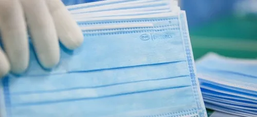 Châlons : un salon de tatouage fait don de ses masques