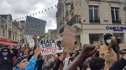 300 personnes rassemblées à Reims contre les violences policières