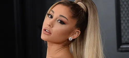 Ariana Grande bat un record et détrône Rihanna