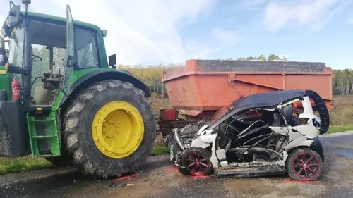 Un blessé grave dans une collision entre une voiture et un tracteur