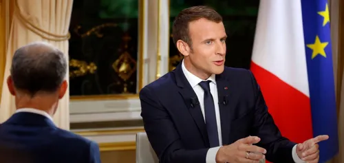 Emmanuel Macron détaille son plan contre la deuxième vague