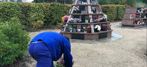 A Reims, des détenus entretiennent le cimetière