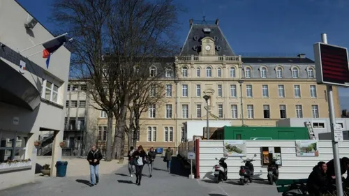 Une réunion après l'agression d'un prof à Reims