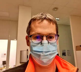 Un pince-nez anti-buée pour ceux qui portent des lunettes