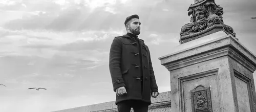 Kendji sort le clip de "Evidemment" avec la petite-fille de Johnny...