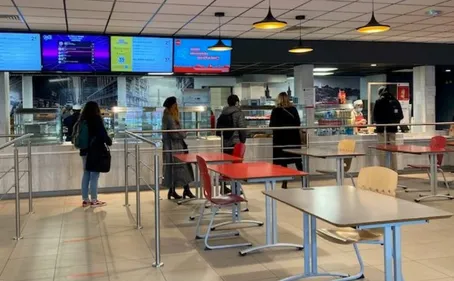 Un repas bien au chaud pour les étudiants