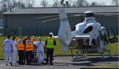 Collision entre une moto et une camionnette