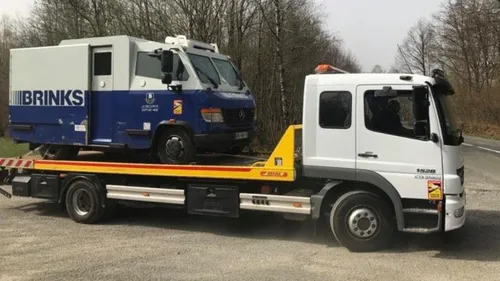Le fourgon blindé tombe en panne