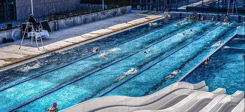 Reims : le bassin extérieur du complexe aqualudique reste ouvert