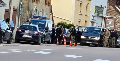 Le GIGN intervient pour déloger un forcené