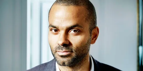 Tony Parker vient promouvoir le "Pass Sport"