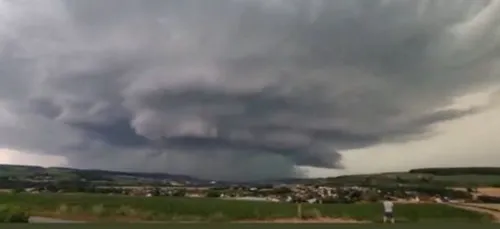 Orage et inondations à Reims: les impressionnantes images