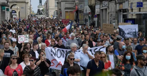 Les opposants au pass sanitaire font entendre leur voix