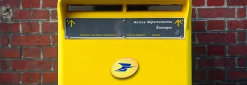 La factrice brûle le courrier