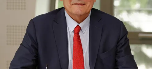 Gilbert Favreau tacle la Région sur les transports scolaires