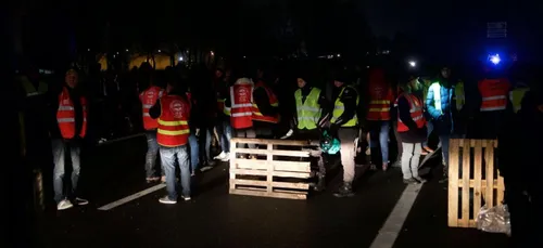 Calaisis : deux blessés après des affrontements entre gilets jaunes...
