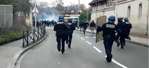 Lycéens : des affrontements avec les forces de l'ordre ce matin à...