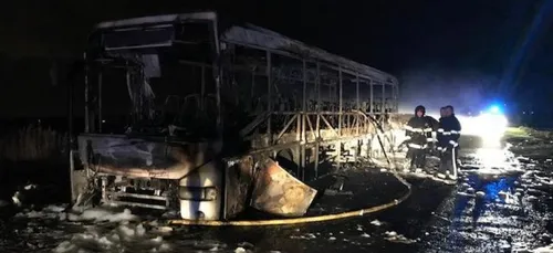 Un bus scolaire ravagé par les flammes hier dans le Dunkerquois