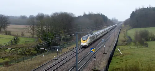 Calais : un migrant tente de rejoindre l'Angleterre sur le toit...