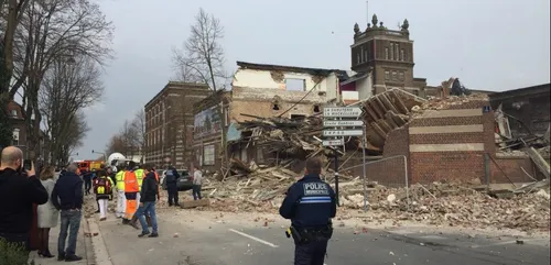 Croix : effondrement d'un ancien entrepôt ce matin