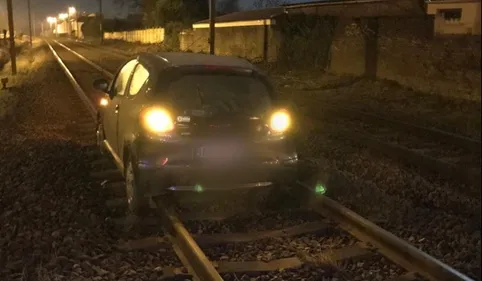 Nord : alcoolisée au volant, une automobiliste emprunte les voies SNCF