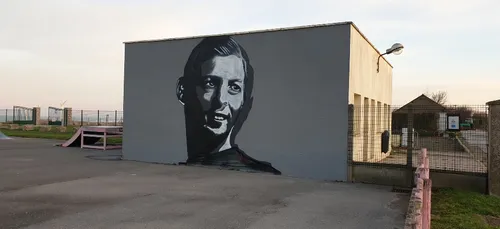 Au Portel, le graffeur KMU rend hommage à Emiliano Sala