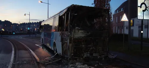Armentières : un bus Arc-en-Ciel en partie incendié ce matin