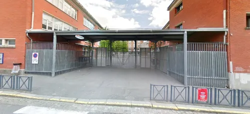 Un sabre brandi par un parent d'élève à Saint-Quentin