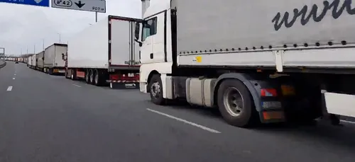 Les routiers veulent bloquer l'A16 à partir de ce soir